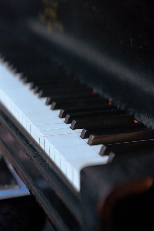 Master the Art of Piano with MIDI: A Comprehensive Guide for Beginners